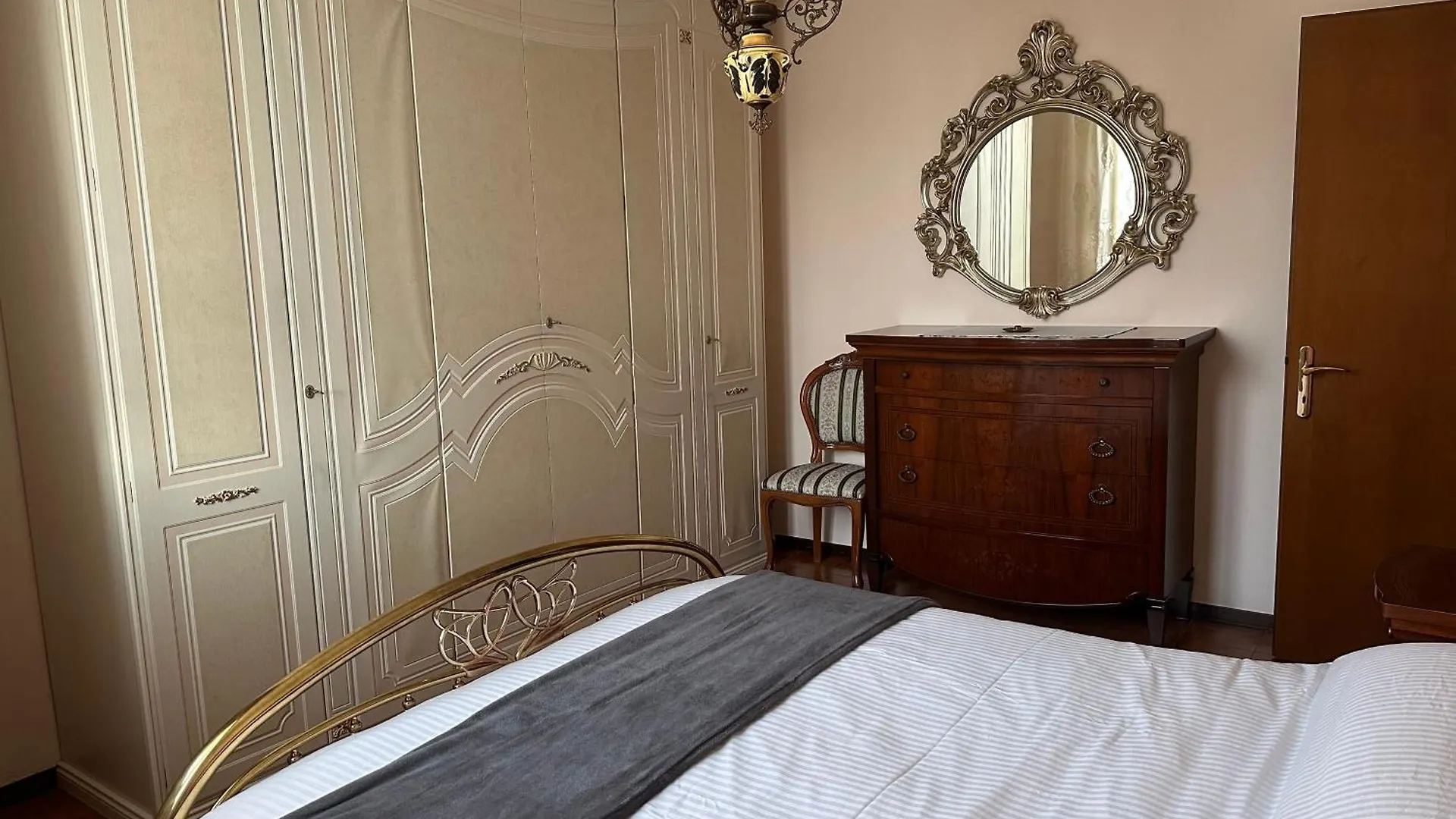 Apartment Residenza D'Autore A Reggio Emilia Italy